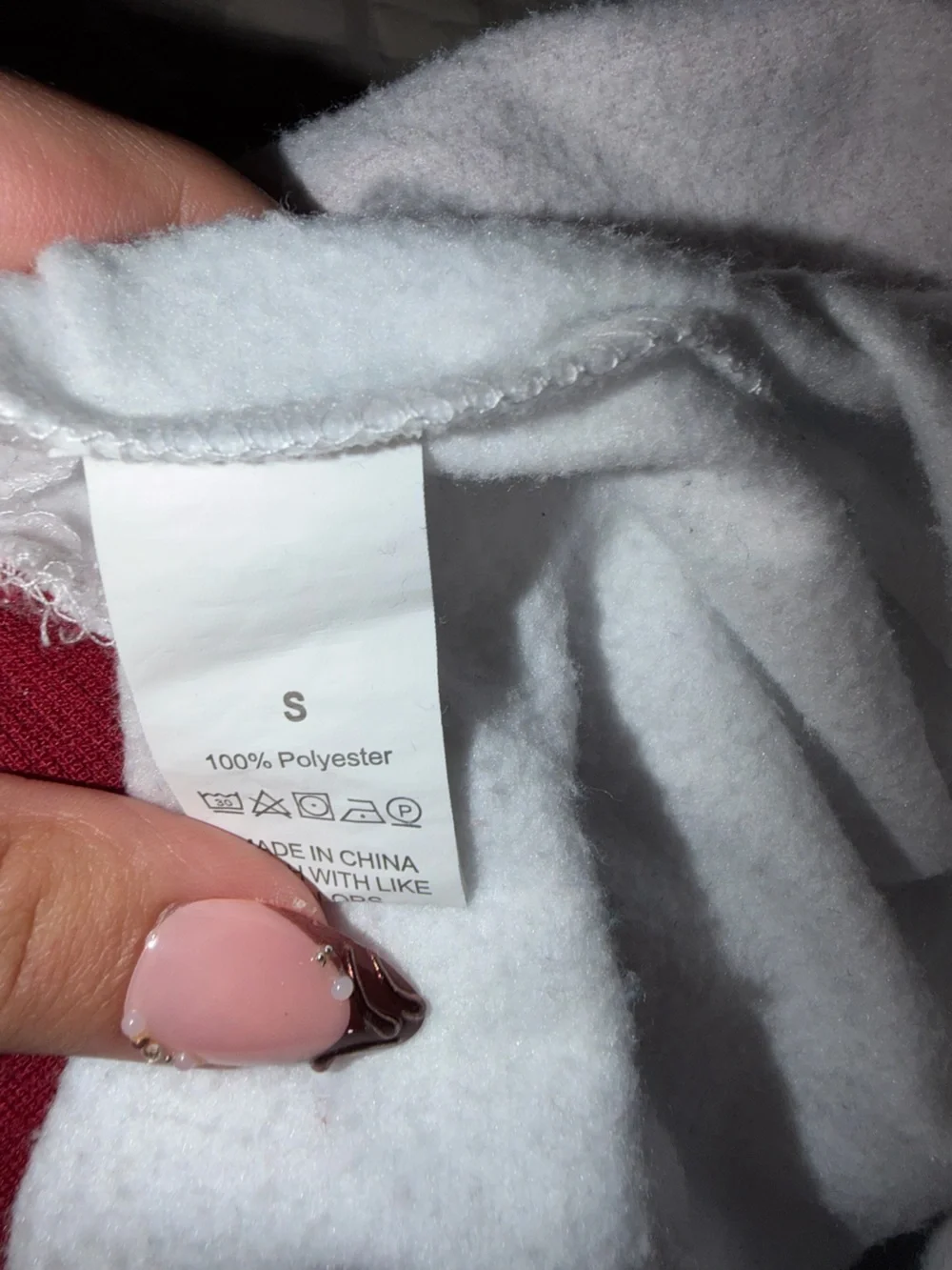 White Sweatshirt with Burgundy Accents and Heart Detail